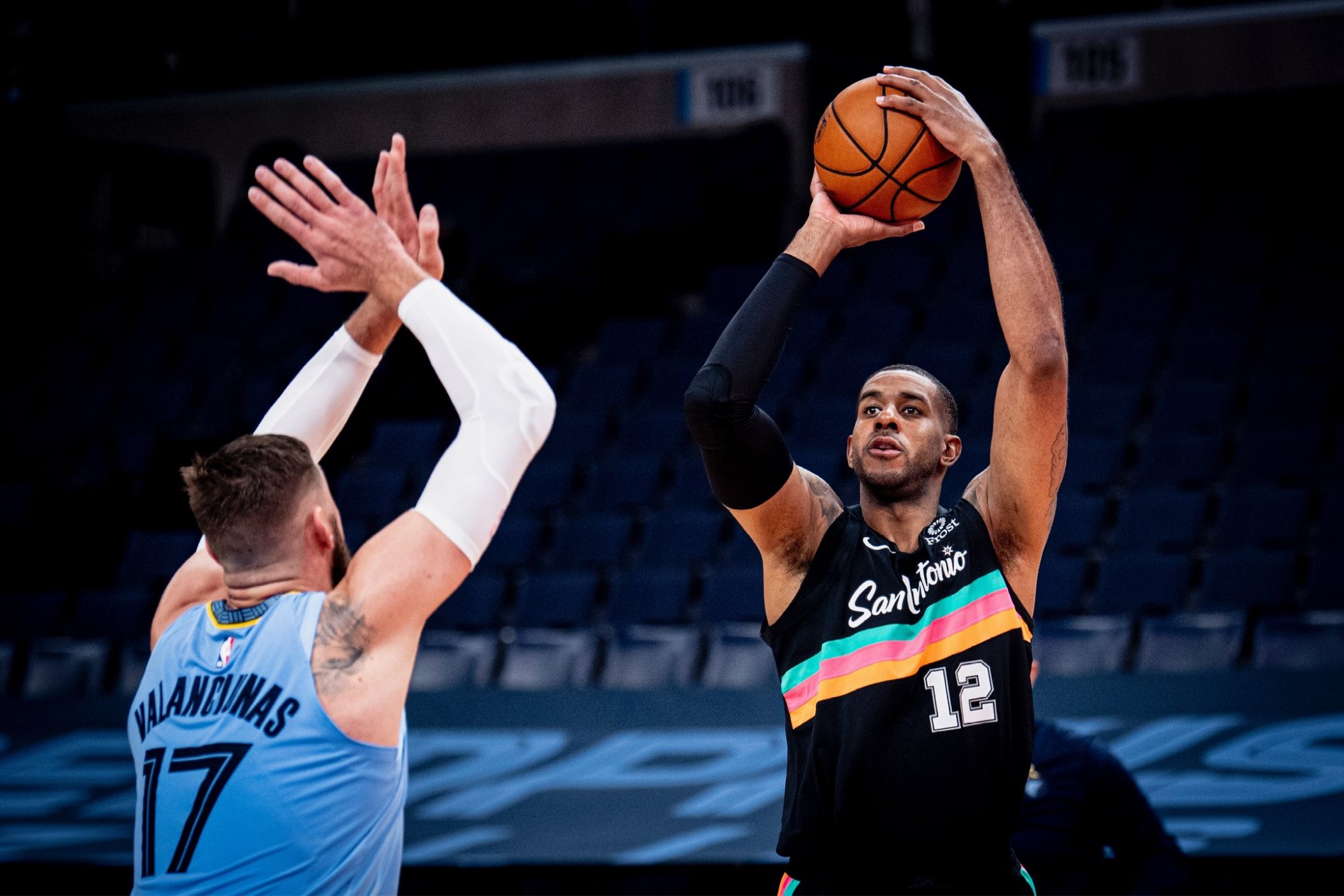 着较强的现 着较强的现