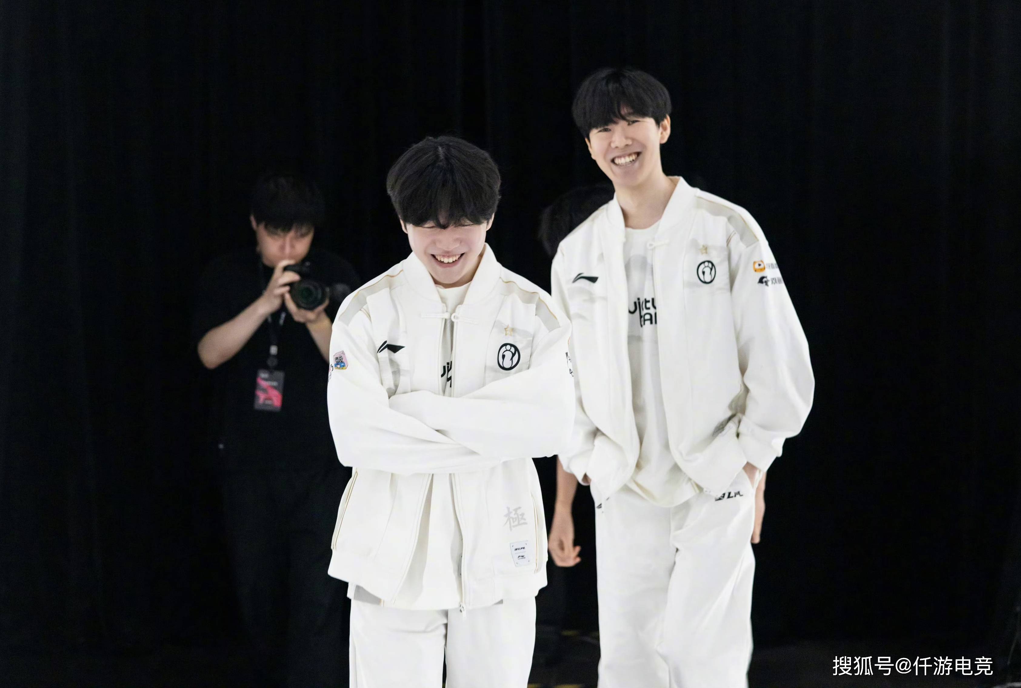 守和犀利的 守和犀利的