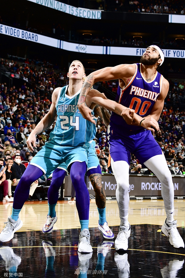 间的对决成 间的对决成