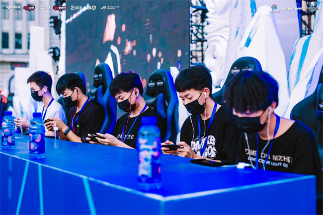 詹姆斯在职 詹姆斯在职